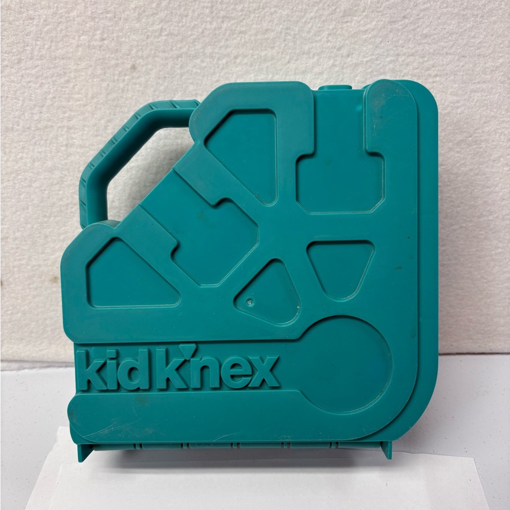 KID KNEX Fish-Eyed Friends Case with Random Knex Prices / Wheels Age: 3+